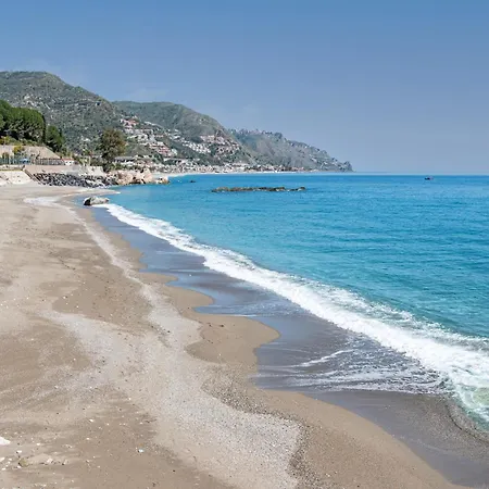 Taormina Comfy - A Few Steps From The Апартаменты Маццео